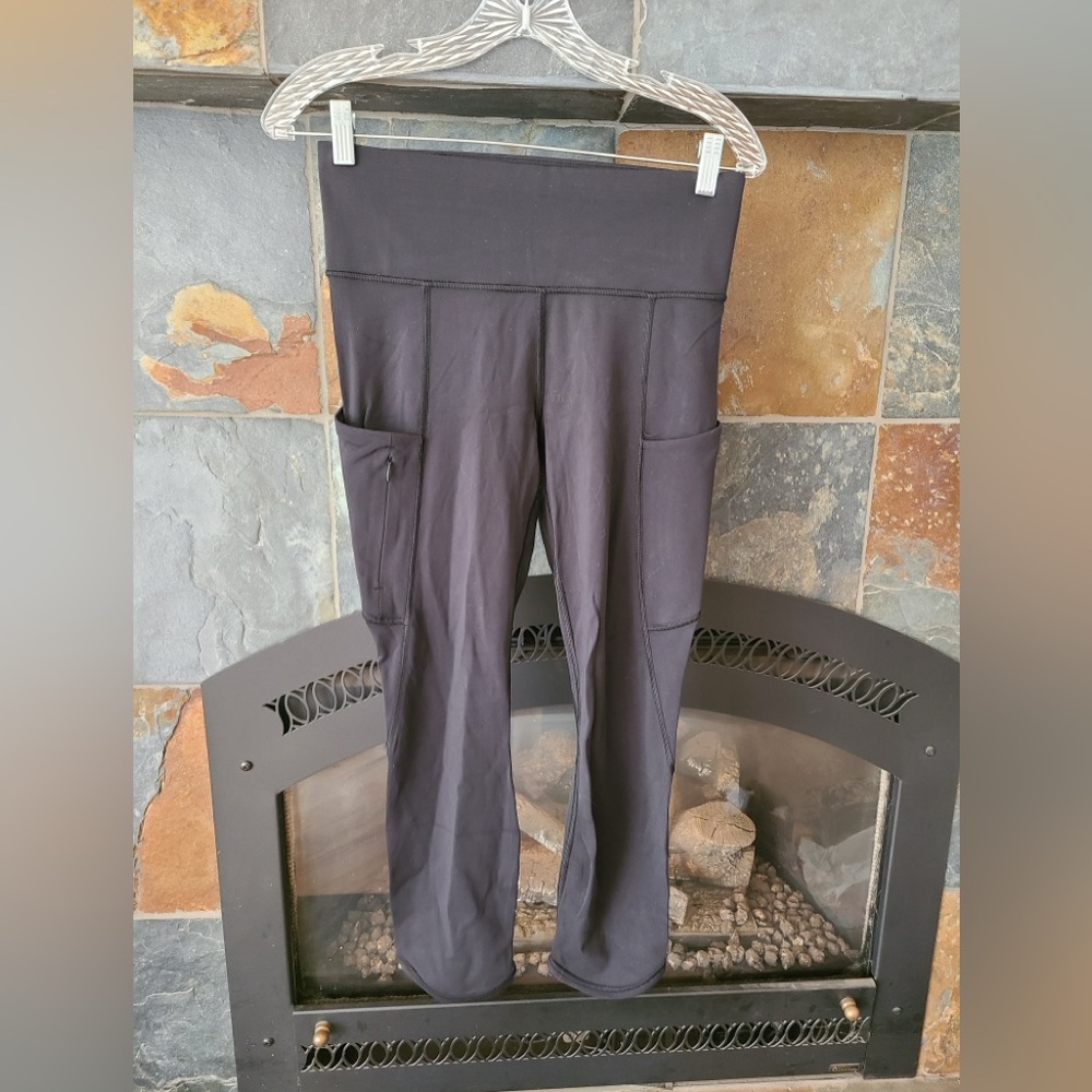 Athleta Black All In Cropped Leggings small high 4/6 rise with pockets